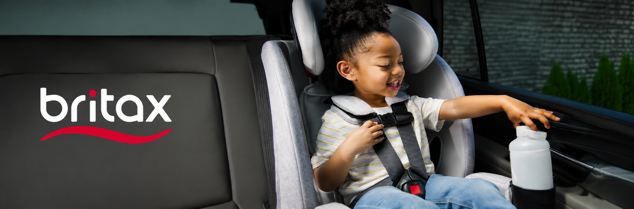 britax car seat brand logo image