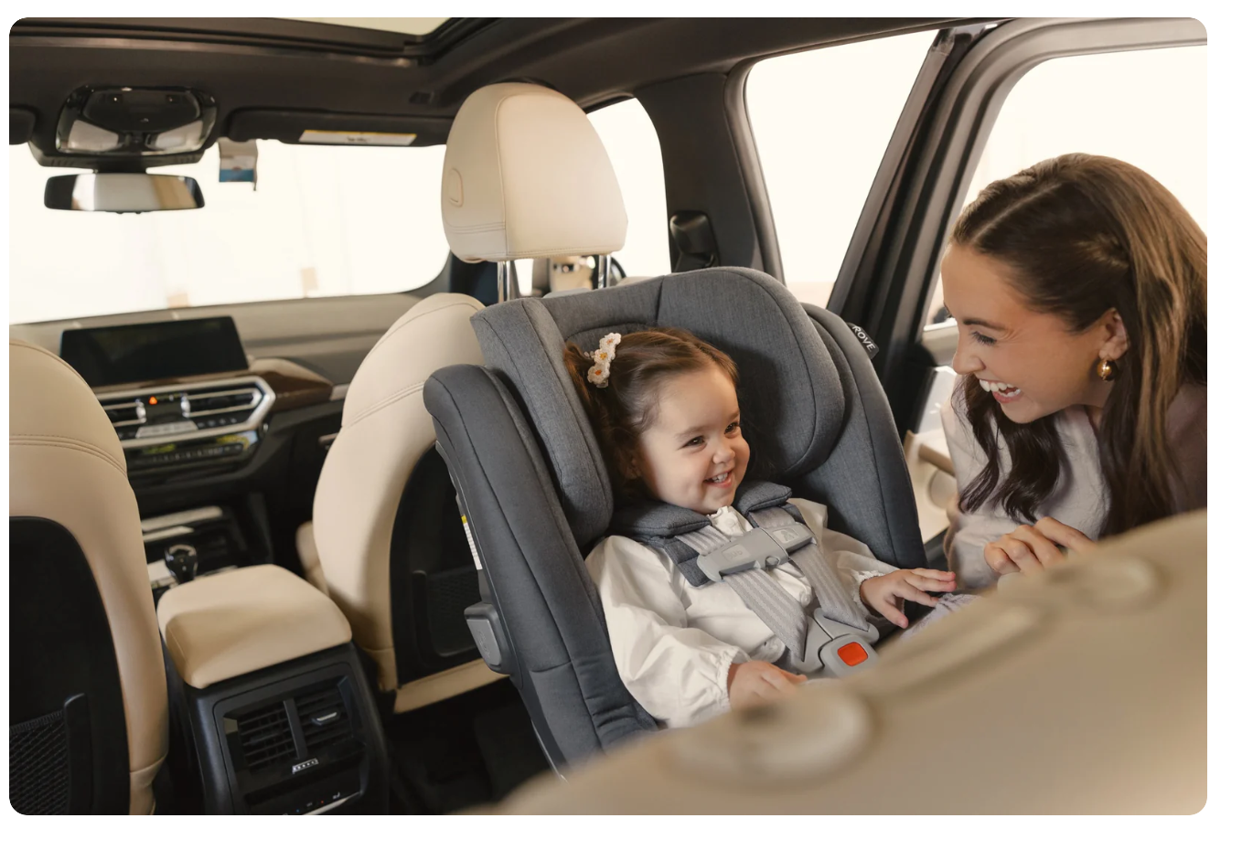 car seats canada baby sitting with mom in car