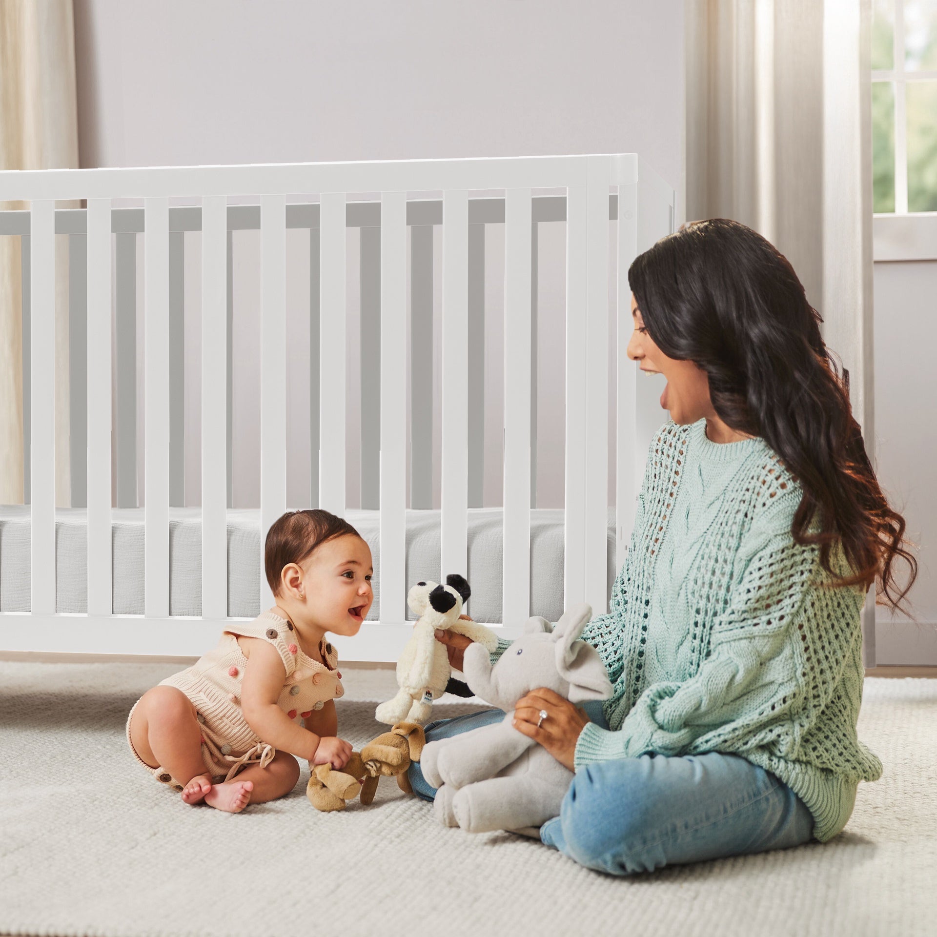 Little Seeds Aster 4-in-1 Convertible Crib - White