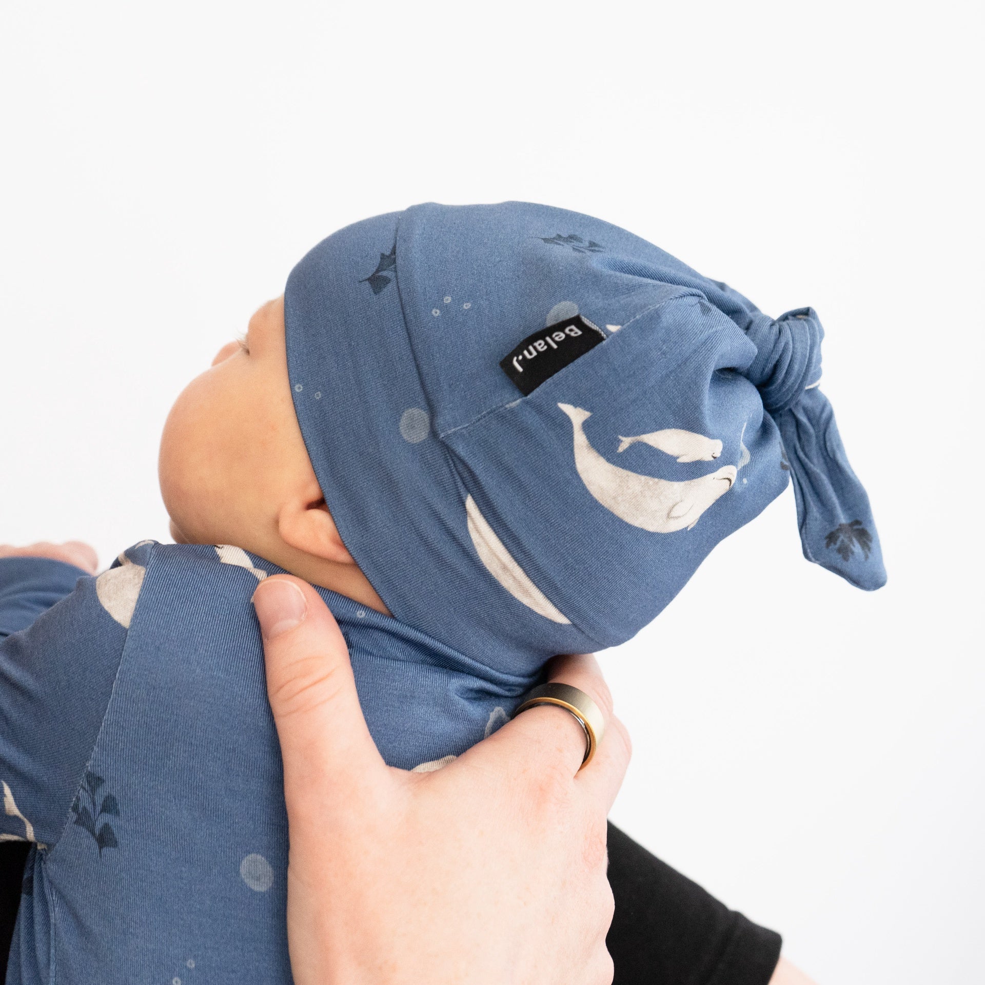 Knotted Hat - Belugas