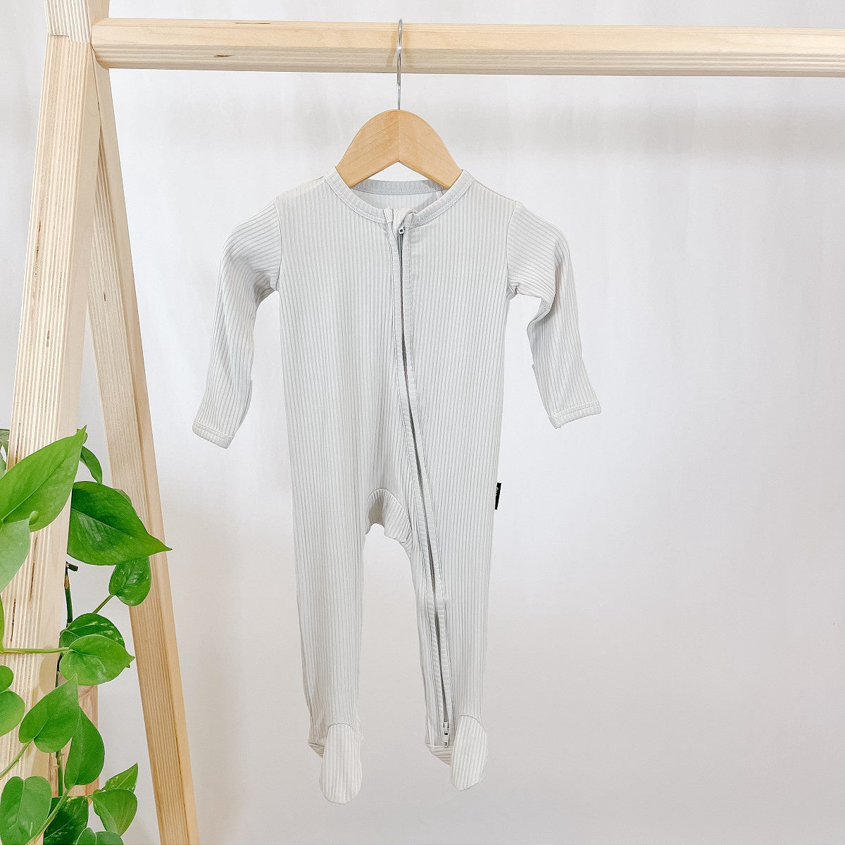 Ribbed Bamboo Footed Zipper Sleeper - Silver Cloud