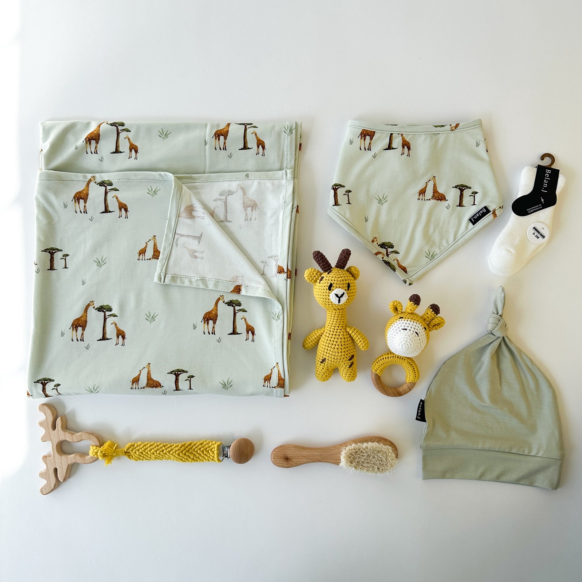 Baby Gift Box - Giraffes (Swaddle Blanket)