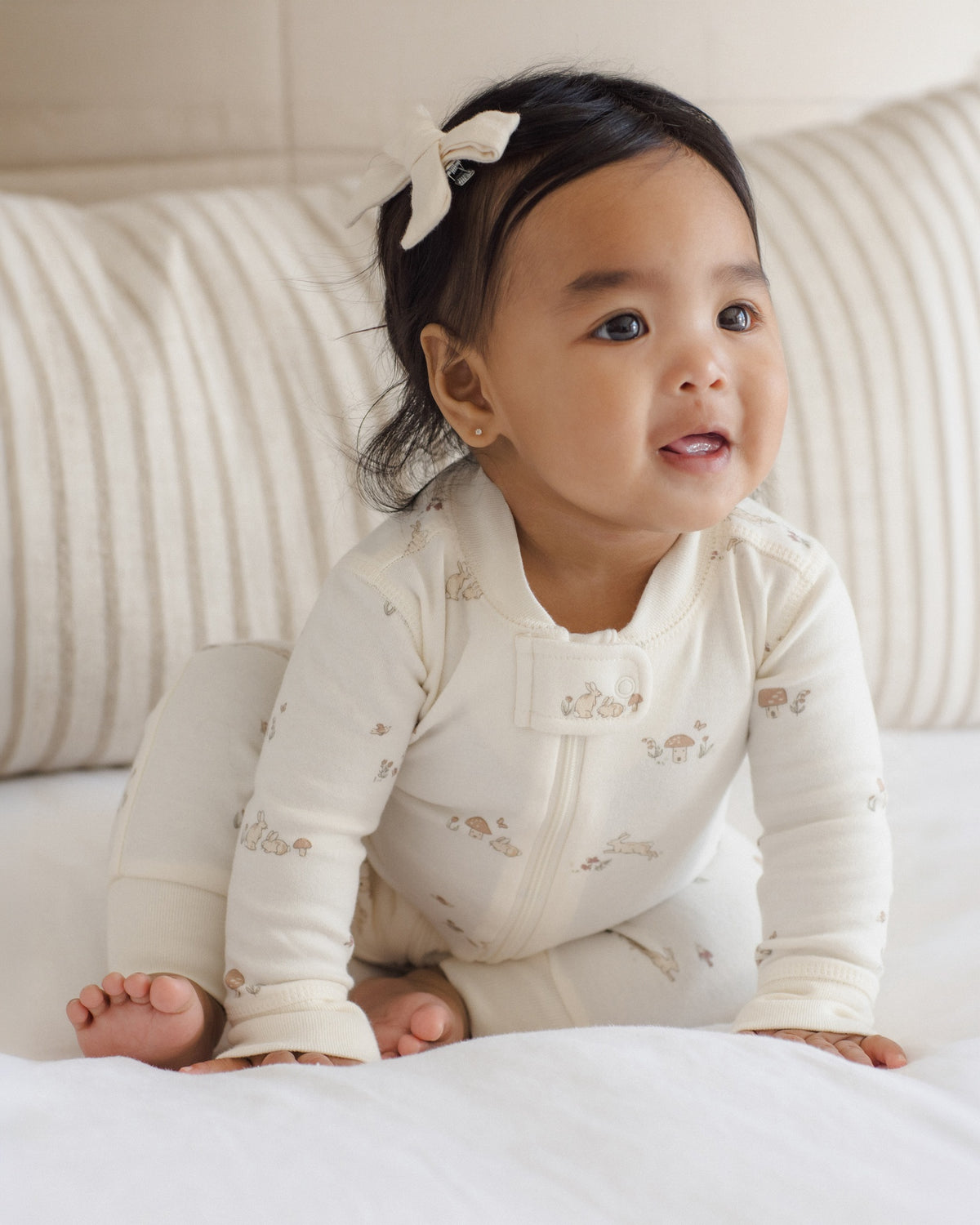 Quincy Mae Long Sleeve Zip Sleeper - Bunnies