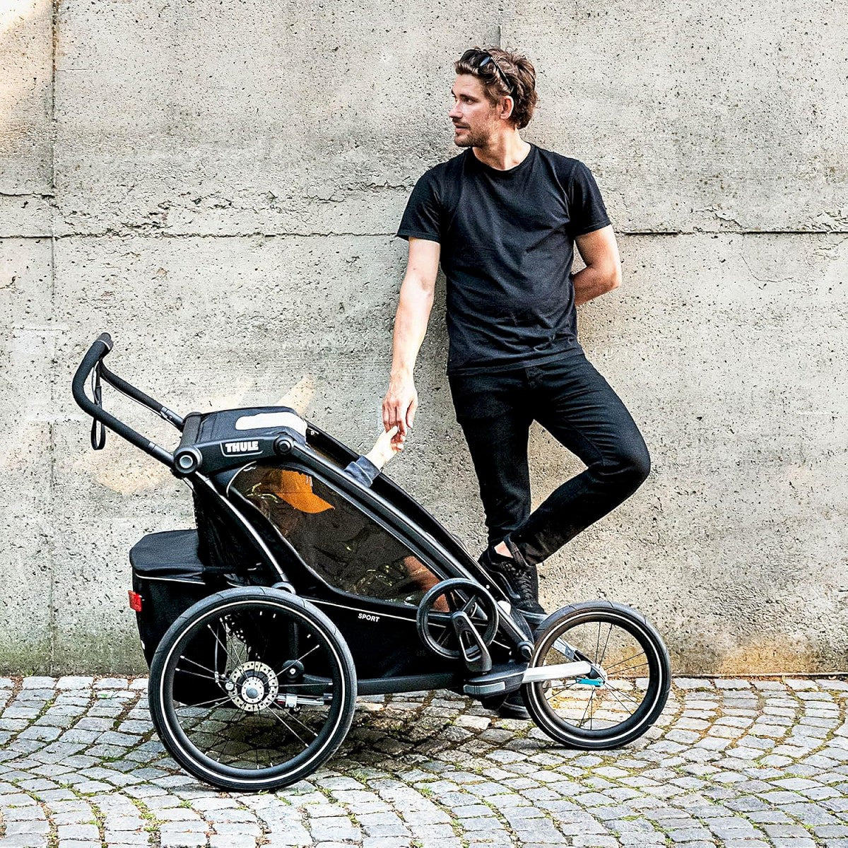 chariot_Sport_stroller_outside