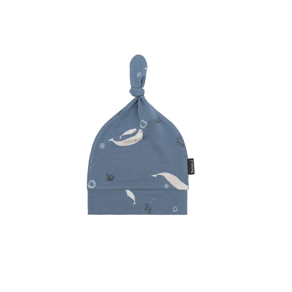 Knotted Hat - Belugas