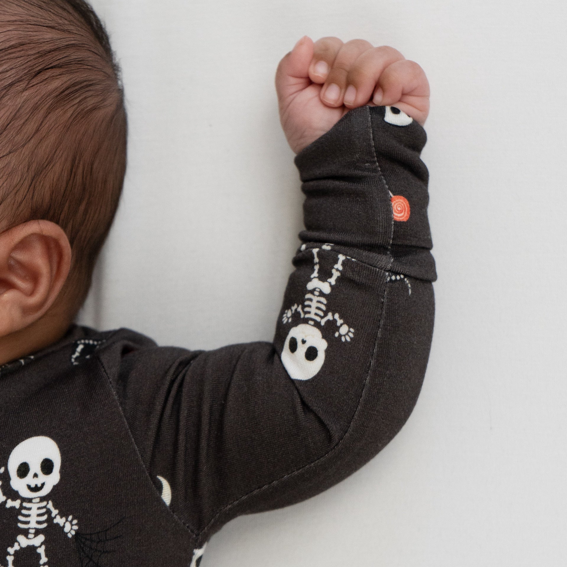 Footed Zipper Sleeper - Skullies