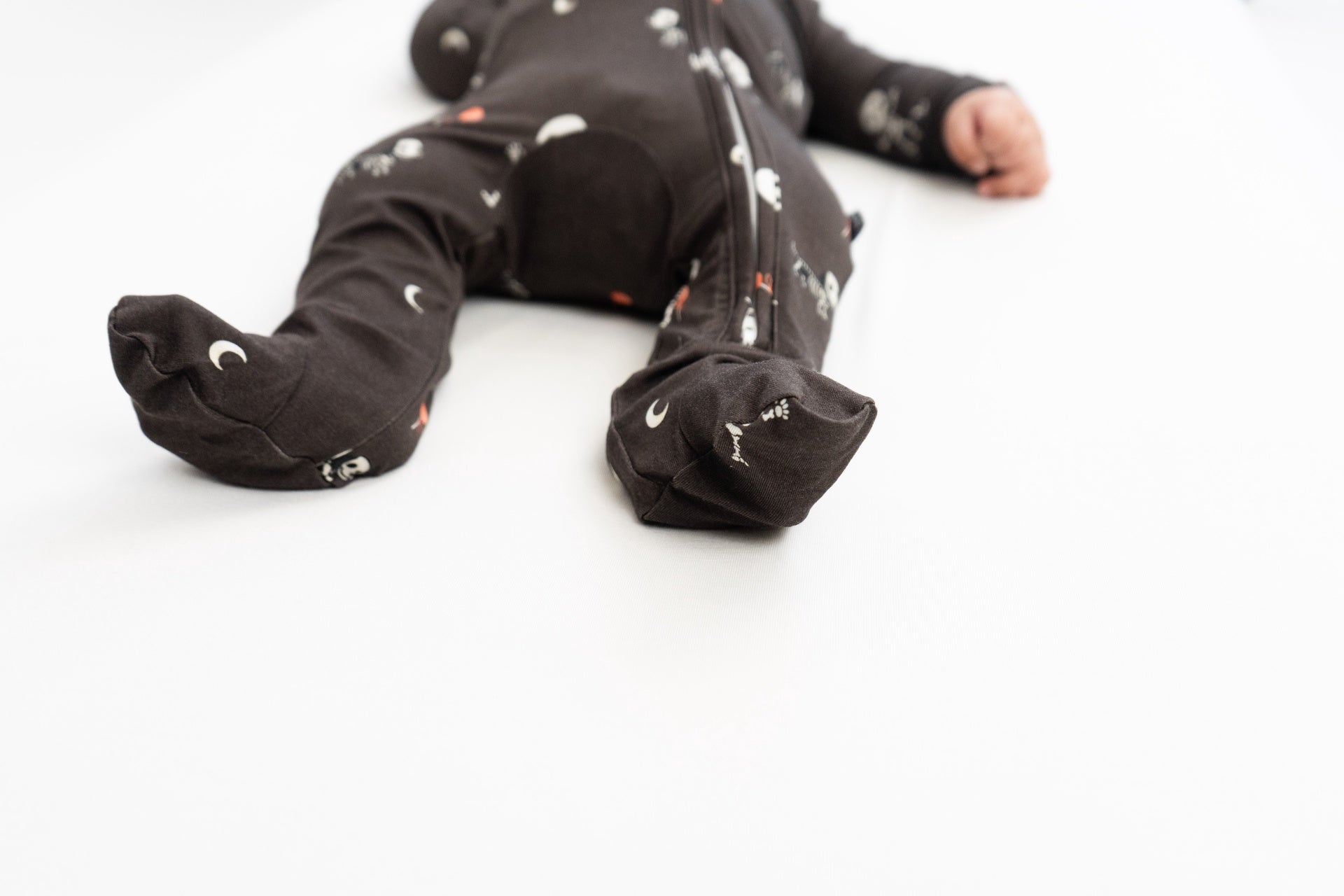 Footed Zipper Sleeper - Skullies