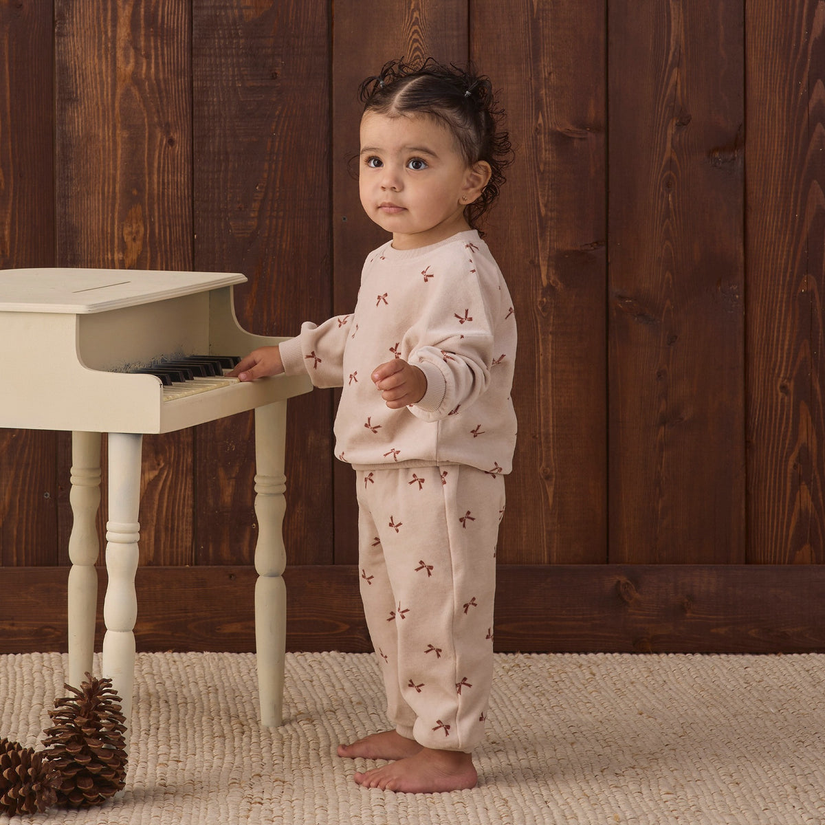 Quincy Mae Relaxed Velour Sweatpants - Red Bows