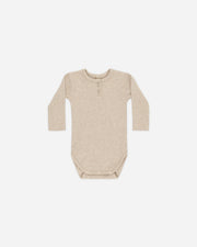 Quincy Mae Ribbed Long Sleeve Onesie - Oatmeal